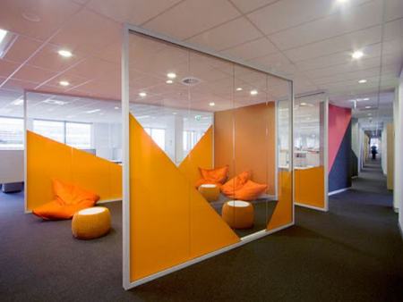 E-2528 | Çağrı Merkezi Cam Bölmeleri